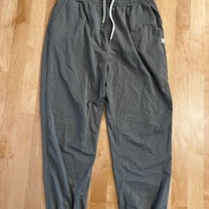 Vuori Womens Boyfriend Sweatpants Loungewear Activewear Olive Pockets Medium